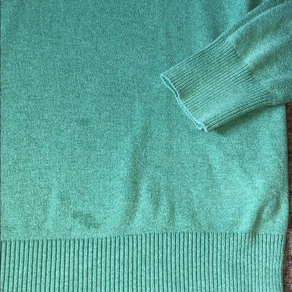 Green Gap sweater - Picture 4 of 5